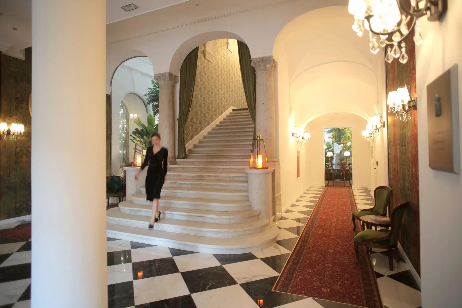 Luksuzna recepcija casino hotela Halunoinn Reviewer